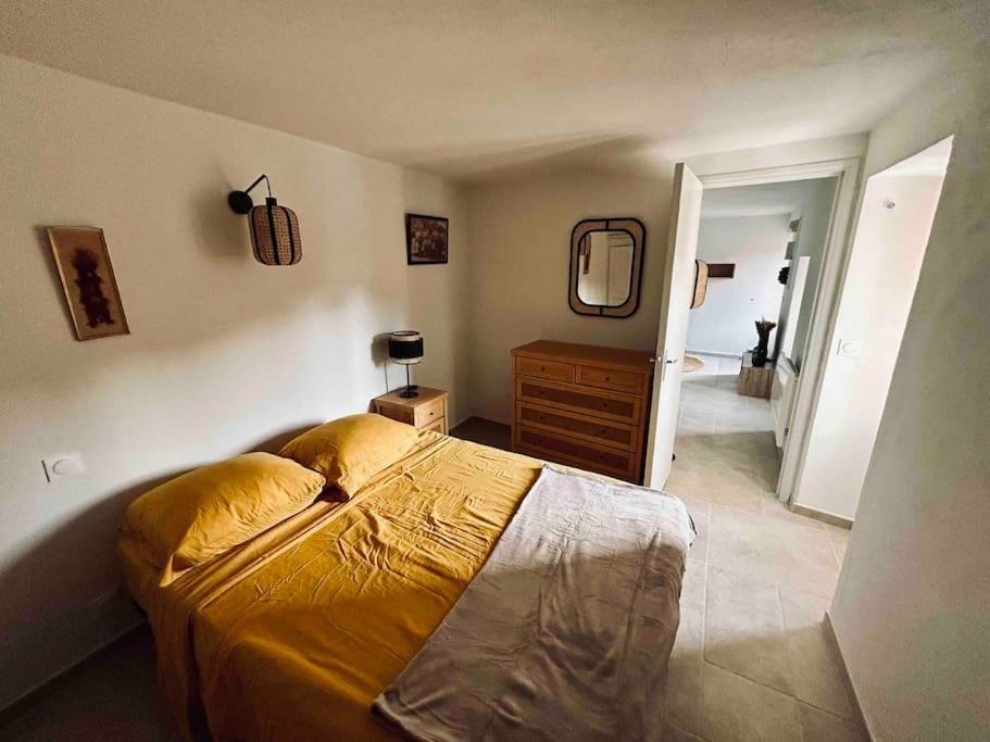 Charmant Petit Appartement Place De L Eglise Piana  Exterior photo